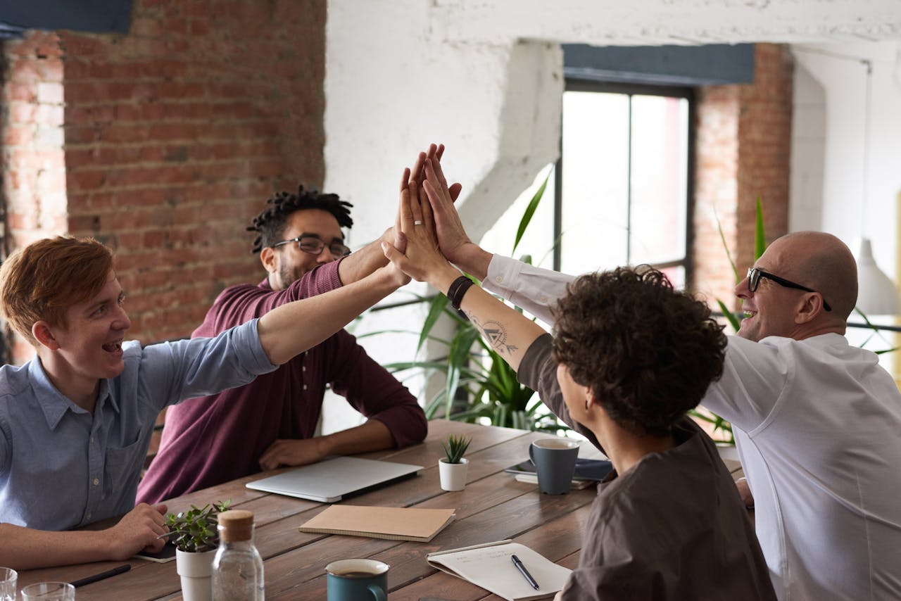 People who are in agreement in a meeting