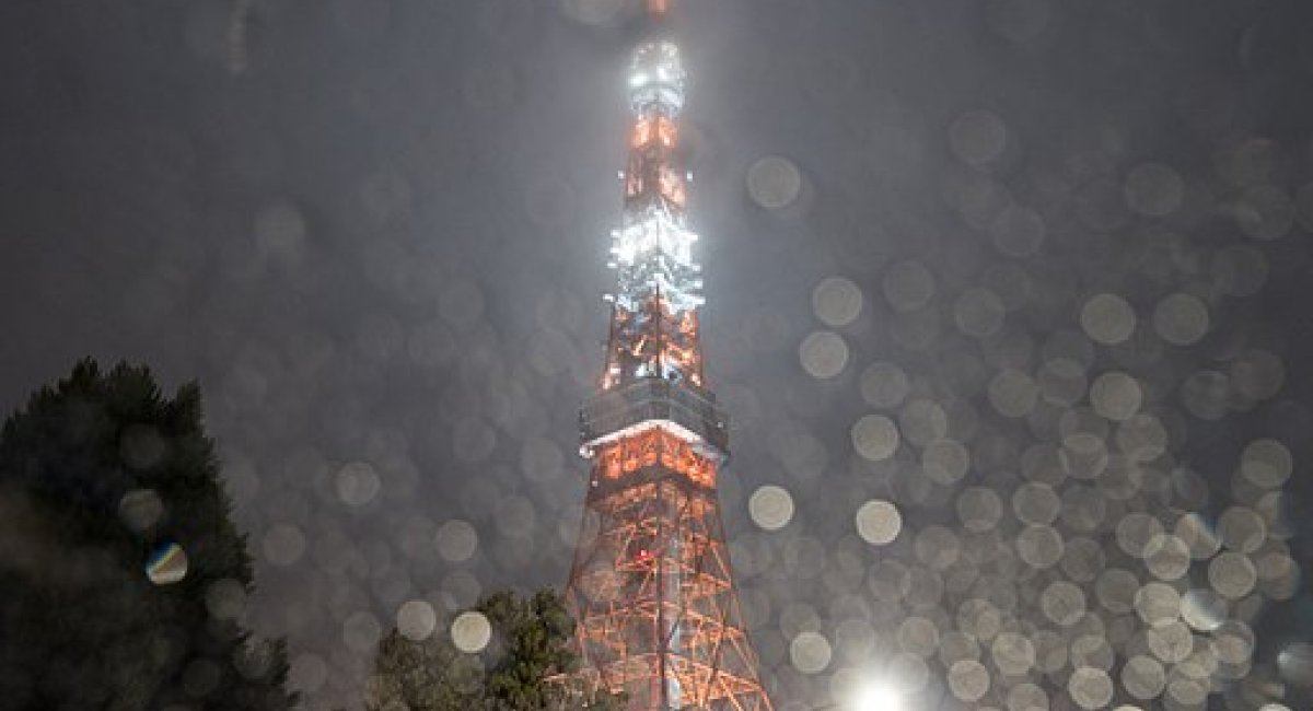 Tokyo Tower in the rain